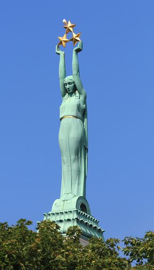 Какие прозвища дают памятникам в России