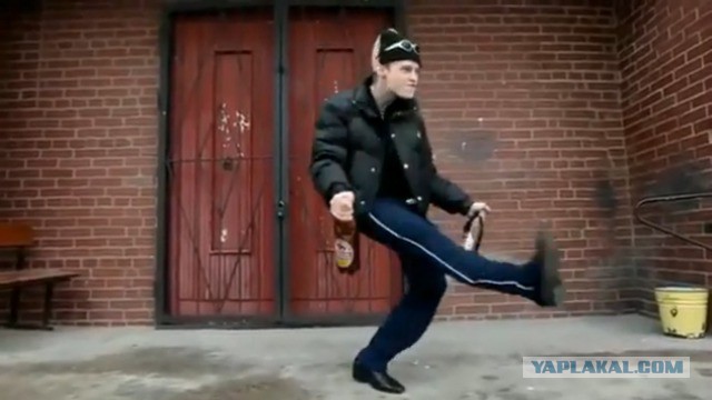 Мастер стиля дворовой пятки и "пикирующего" петуха