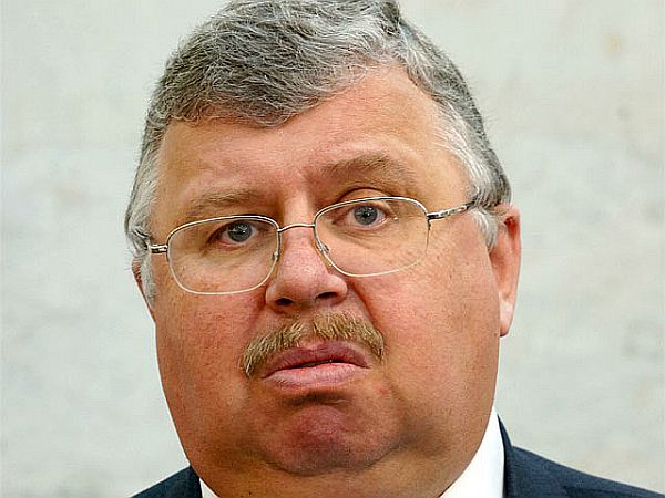 В новой Москве ограбили дом бывшего главы таможенной службы Бельянинова. Вынесли деньги в разной валюте и редкие монеты