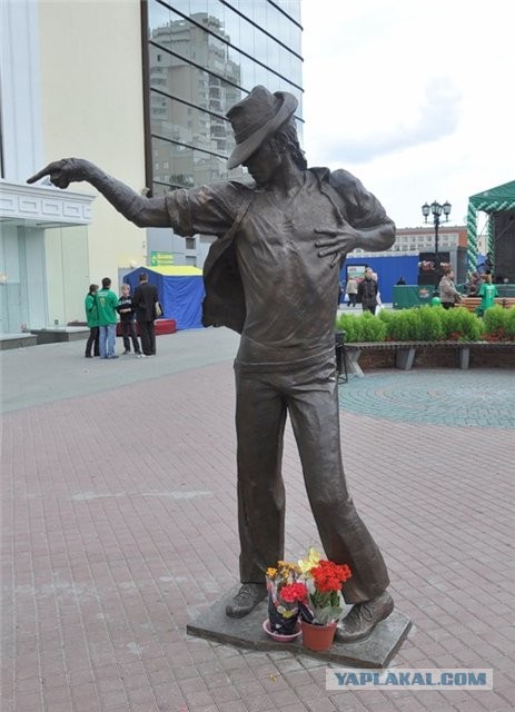 Необычные статуи мира