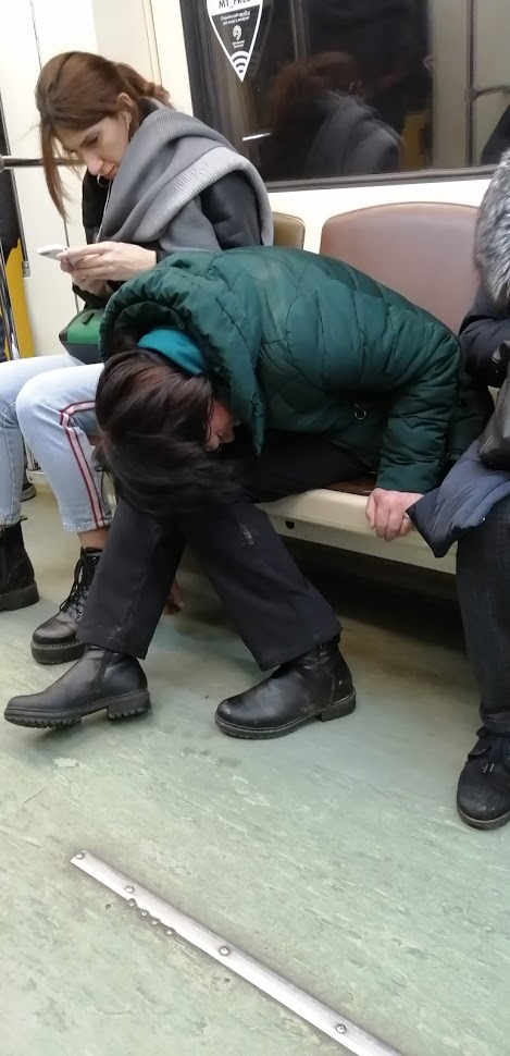 Немного очень модных персонажей из глубин нашего метрополитена
