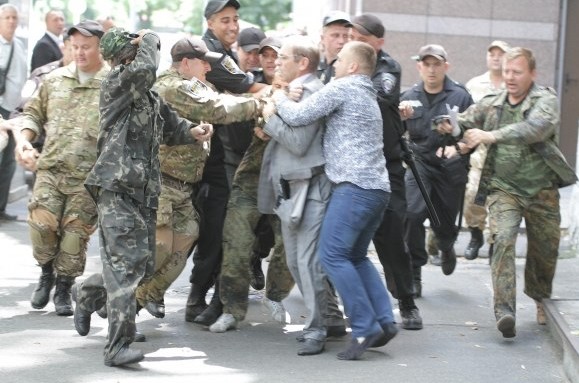 В центре Киева стрельба