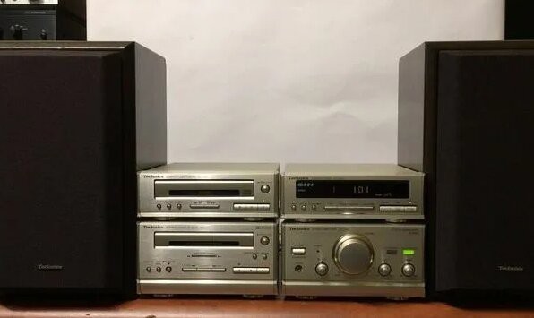 Аудиотехника прошлого века-MARANTZ.