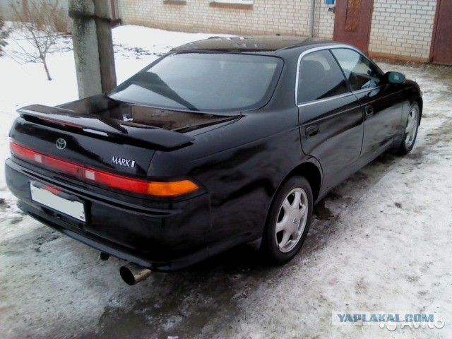 За стеной: необычная находка Toyota Mark II 1984