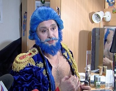 Ручкой 3Doodler, можно рисовать прямо в воздухе