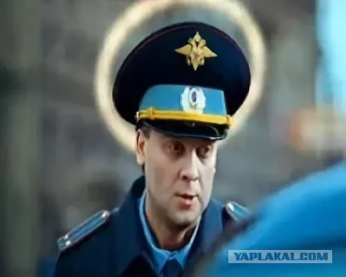 Внедорожник следователя протащил по улице инспектора ГИБДД в Казани