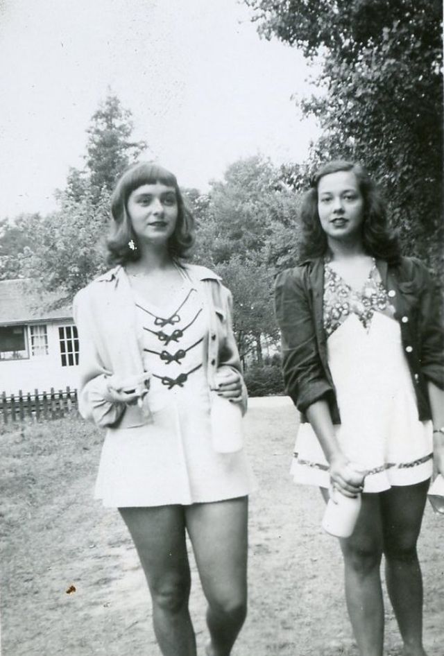 30 откровенных фотографий канадских девочек-подростков 1940-х годов