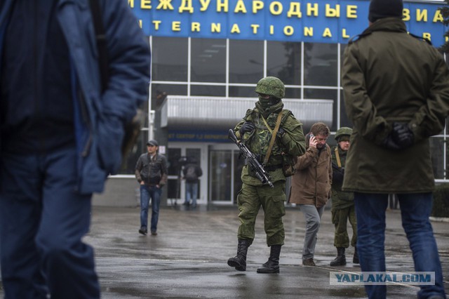 В Крыму захвачены Совмин и Верховная рада, официальных заявлений еще не было