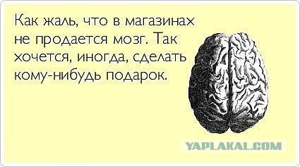 В Волжском на дороге разбился мотоциклист и его пассажирка