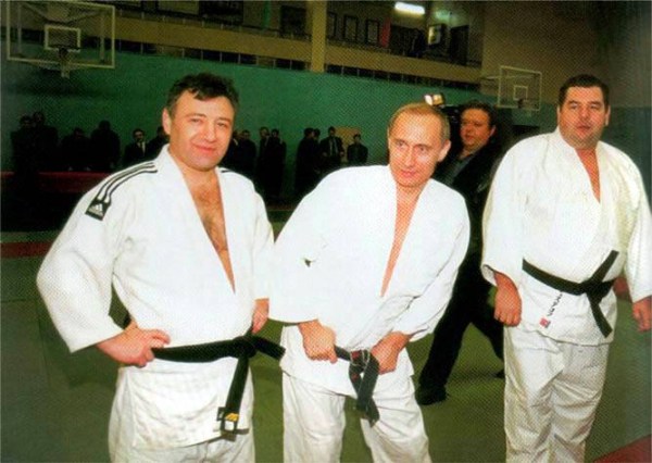 Новый этап приватизации: теперь медали и право выхода на лёд