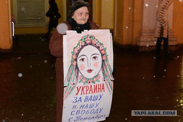 В Киеве тысячи людей спели в метро Гимн Украины