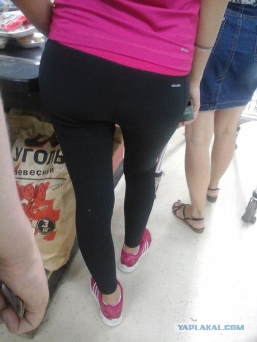 "Подглядываем" за девушками