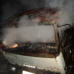 Под Петербургом обозленный водитель «проучил» самосвальщиков, разгрузившихся в лесу. Прикладом по лицу и сгоревшей машиной