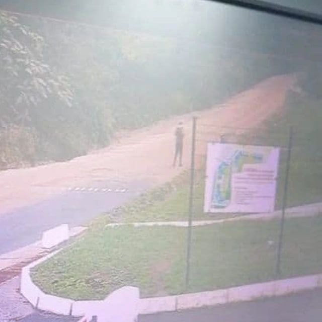 В Приморье мужчина с оружием пришёл к школе — учреждение эвакуировали