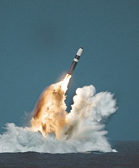 Залповый пуск баллистических ракет «Булава» в "140 Хиросим"