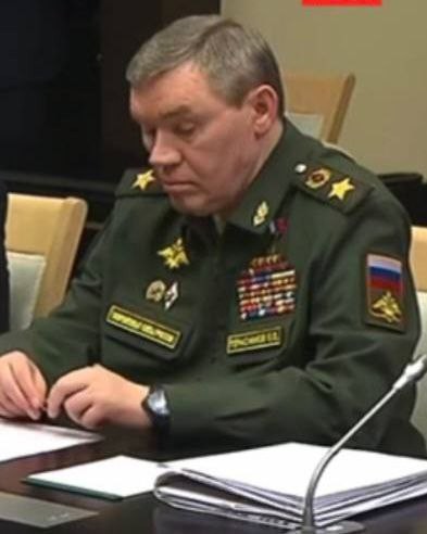 Путин назвал главным сейчас решение актуальных задач в Курской области: 
Минобороны должно выбить противника с территории региона