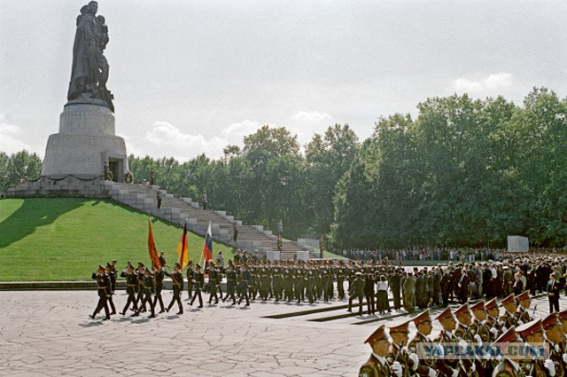 По главной улице с оркестром.