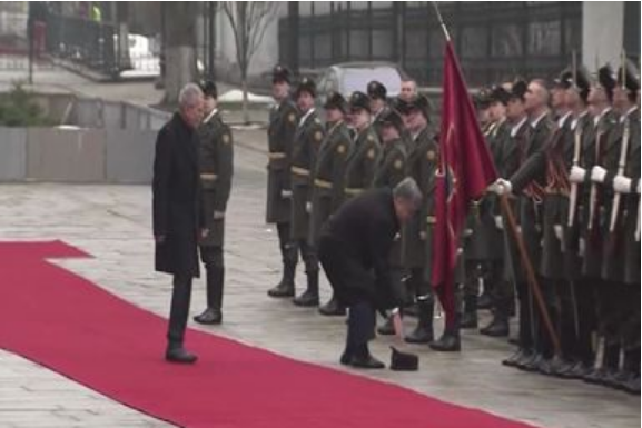 Вы кого пугать то собрались?! Пугалка не выросла ещё!" М. Захарова