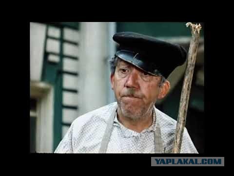 Женщина разбила витрину аптеки в Ростове. Она считает, что там отпускают наркотические препараты без рецептов