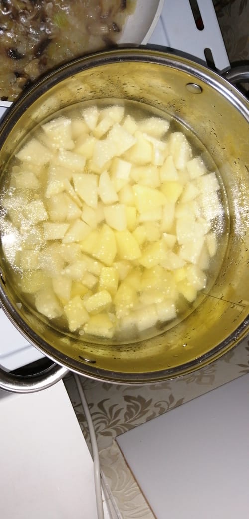 Грибной суп с гренками