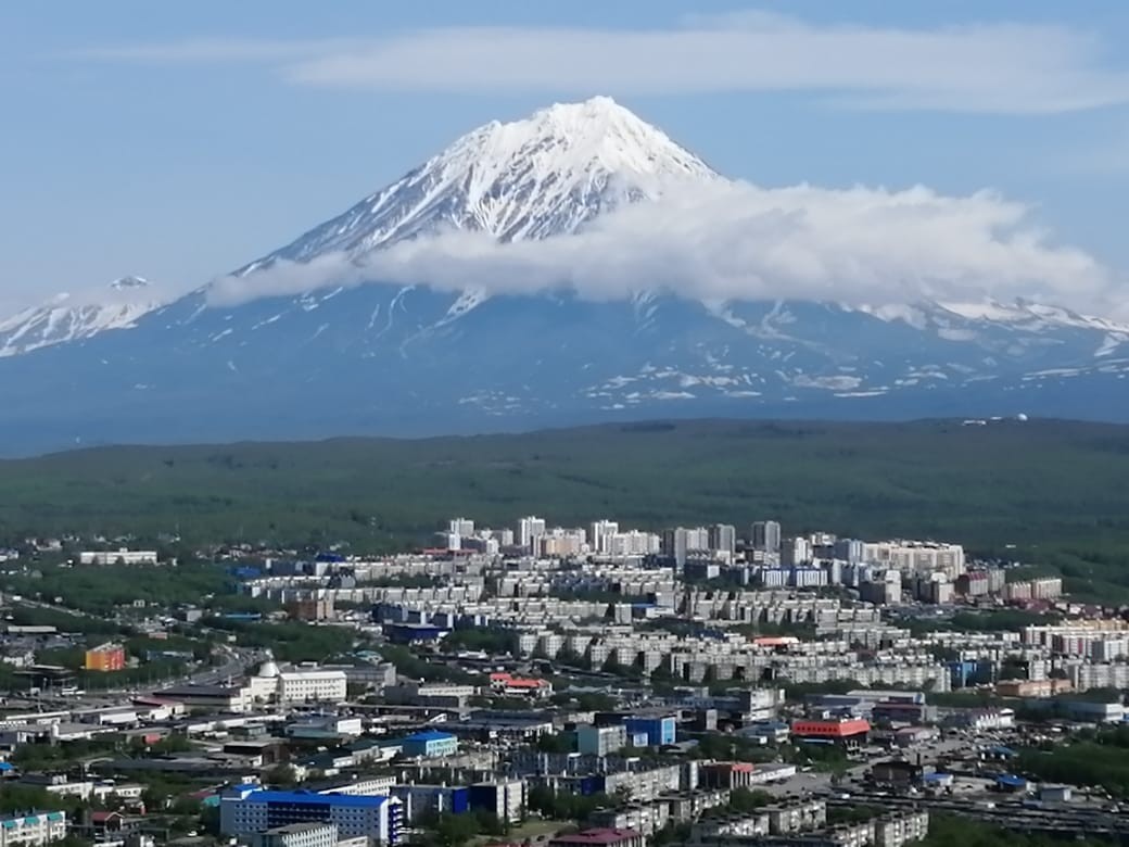 Поселок октябрьский камчатский. Поселок Октябрьский Камчатка. Термальный поселок Камчатский край. Октябрьский Петропавловск Камчатский. Пос Октябрьский Петропавловск Камчатский.