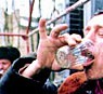 В разгар пандемии коронавируса: в Санкт-Петербурге устроили массовое целование мощей