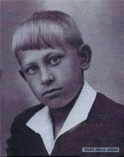 Звезды кино в детстве и юности.