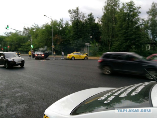 В Корее автобус протаранил 5 машин