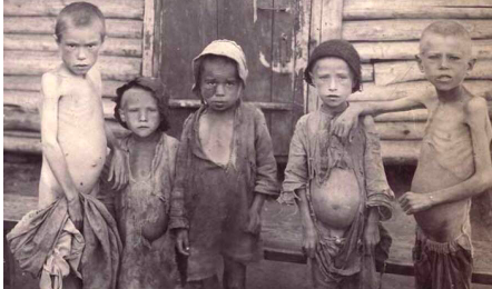 Работа и быт в предвоенной деревне в черно-белых фотографиях
