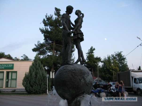 Необычные статуи мира