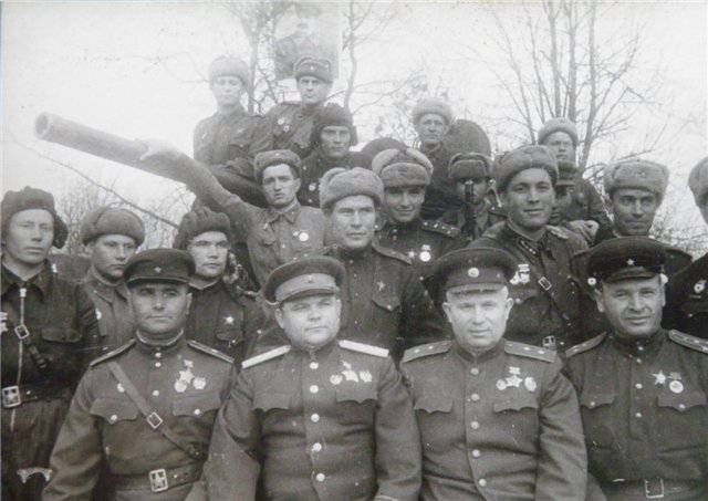 Армейские фотографии знаменитостей