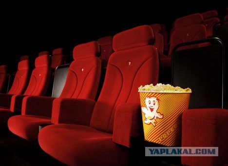 Митингующие в Киеве штурмуют здание Рады