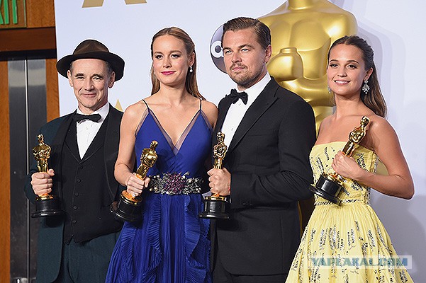 Самые яркие моменты  и платья  «Оскар 2016»