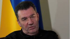 В распоряжении НАБУ могут быть документы на экс-главу СНБО