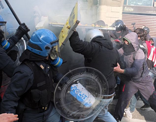 Европа бунтует...