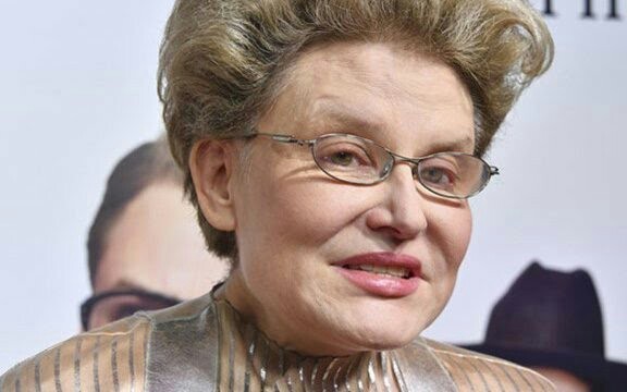 На реквизит для программы Малышевой потратят миллионы рублей