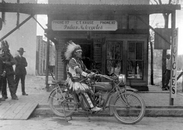 Исторические фотографии. Около сотни лет назад.