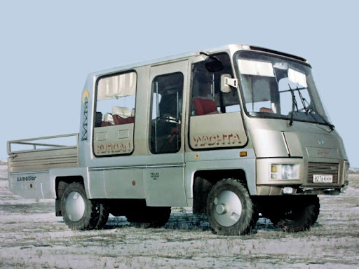 Смотрите какая тачка!