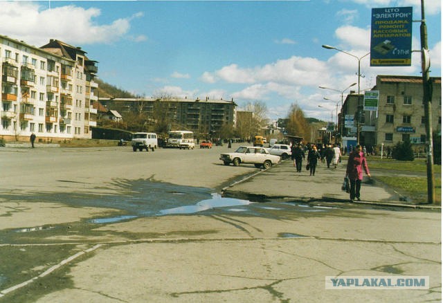 Теплые «ламповые» фотографии с автомобилями прошлого