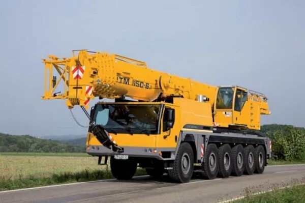 В России создан уникальный автокран грузоподъемностью 60 тонн для дорог общего пользования