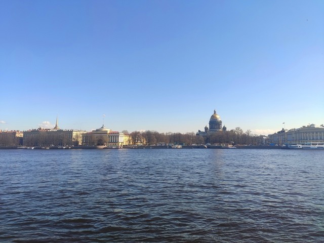 Пройтись по центру