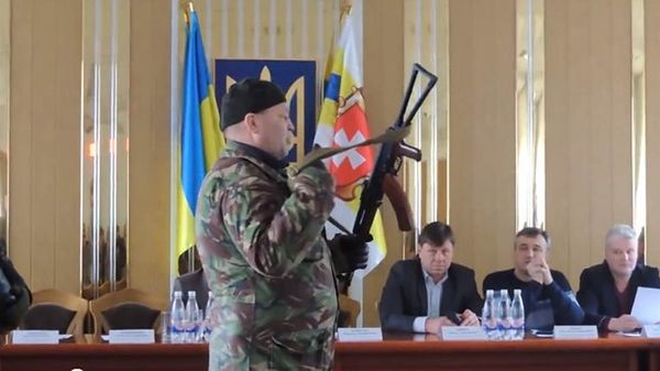 О, выскочил