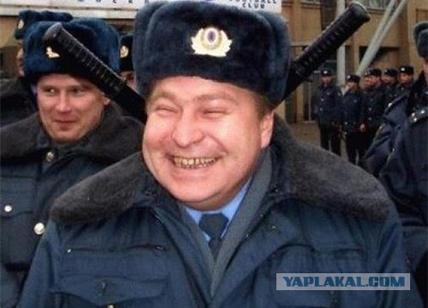 Россиянина забанили на «Госуслугах», потому что он попытался пожаловаться на... снег и сосульки.