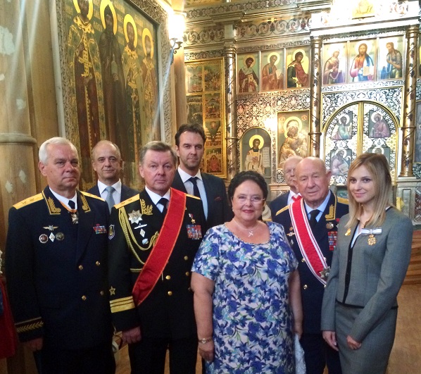Она была медсестричкой