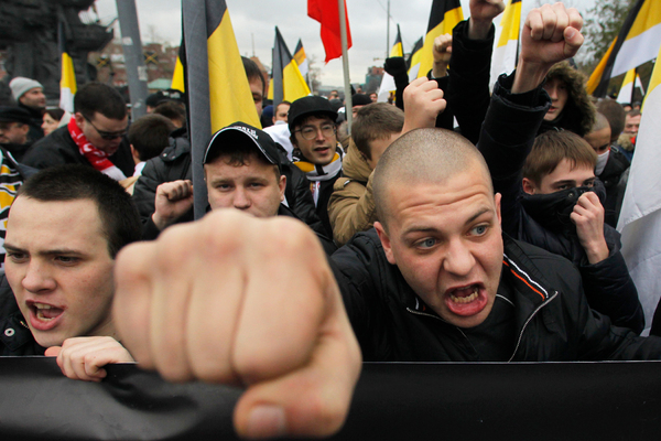 Против киевлянина возбуждено дело за шапку с серпом и молотом
