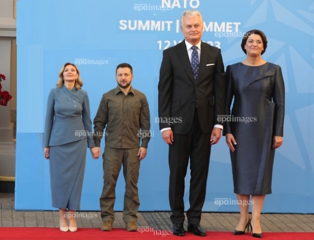 Кадр дня с саммита НАТО