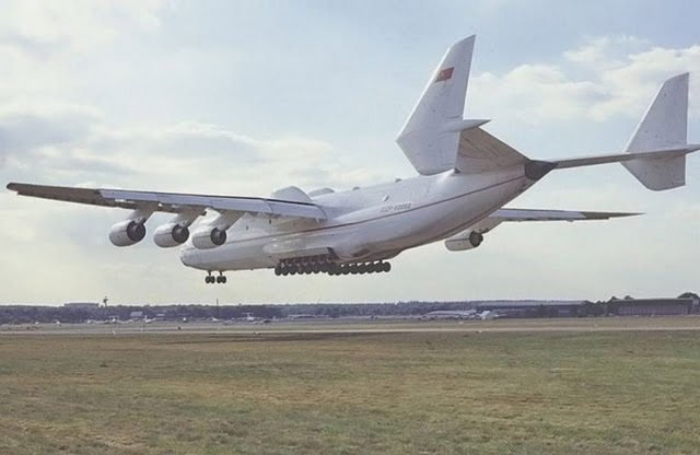 Самый большой самолет в мире - Antonov-2257621