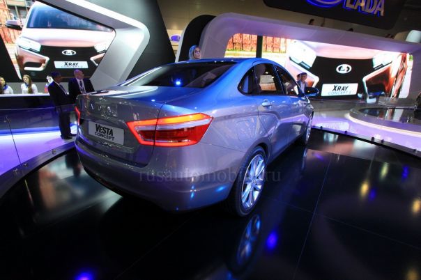 Lada Vesta на конвейере