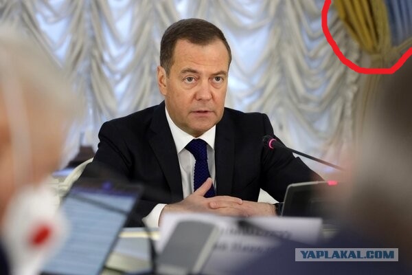 Медведев заявил, что наемники на Украине подлежат денацификации в первую очередь