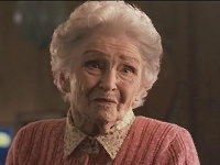 В Партизанске 73-летняя бабуля сбежала из больницы и взобралась на кондиционер